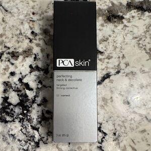 PCA Skin Perfecting Neck & Décolleté Cream - Black and Silver